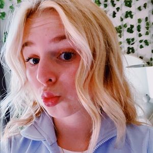 Meet your Posher, Caroline